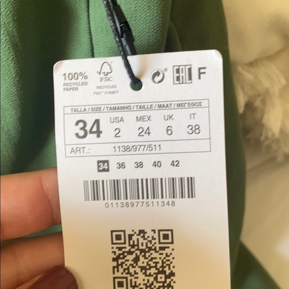 Emerald Green Pleated Pants - Picture 5 of 5